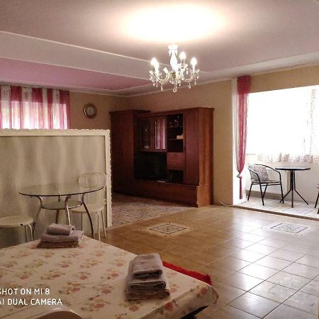 מוקצ'בה Apartments Domovik Latorichnaya,3 מראה חיצוני תמונה